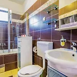 Amazing Apartment In Rukavac شقة *