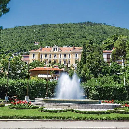 Amazing Apartment In Rukavac شقة *