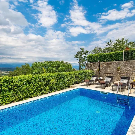 Amazing Apartment In Rukavac شقة