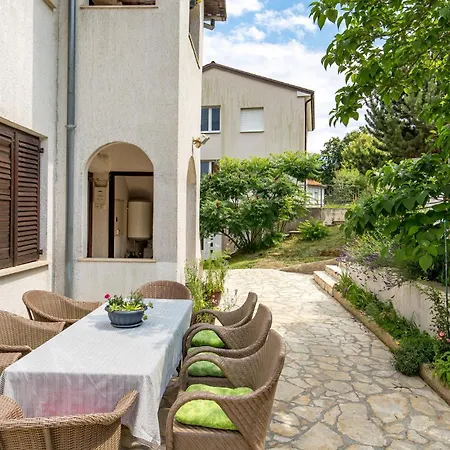 Amazing Apartment In Rukavac شقة Rukavac (Primorje-Gorski Kotar)