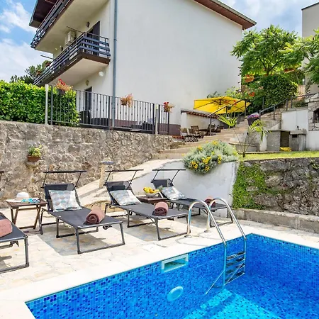 Amazing Apartment In Rukavac Rukavac (Primorje-Gorski Kotar)