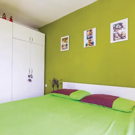 2 Bedroom Stunning In Lejlighed