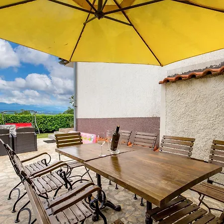 2 Bedroom Stunning In Lejlighed